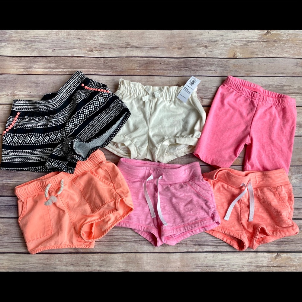 Baby girl summer shorts. Size 18 months.
